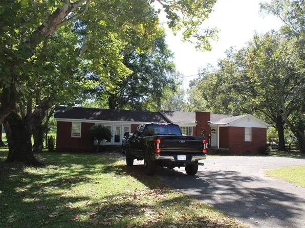 18790 Main St W, Huntingdon, TN 38344