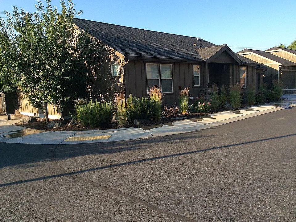  Outside front view