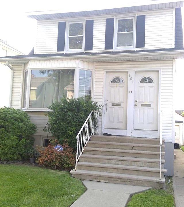 1st image of 561 Dewey Ave Floor 1