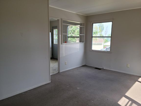 4th image of 89 Burk Dr