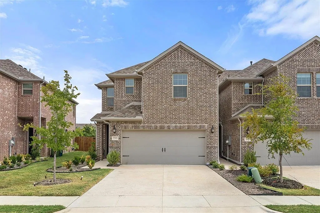 3 bed, 2.5 bath, 2015 sqft, $3,000 — Photo 1