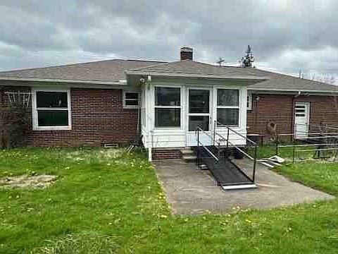 2nd image of 7037 Ridge Rd