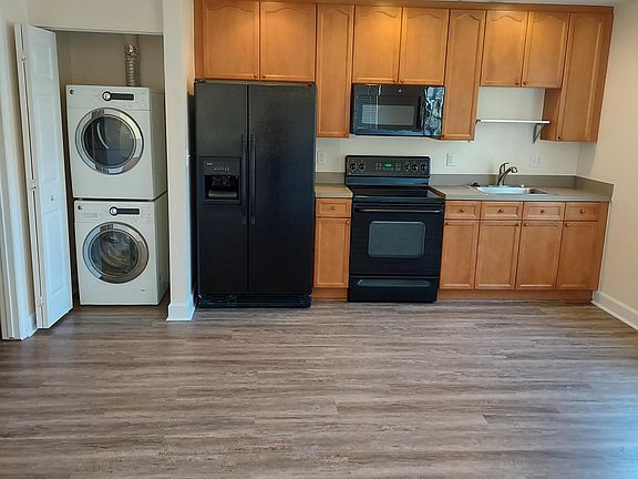 2nd image of 4286 Avon Park Cir #2