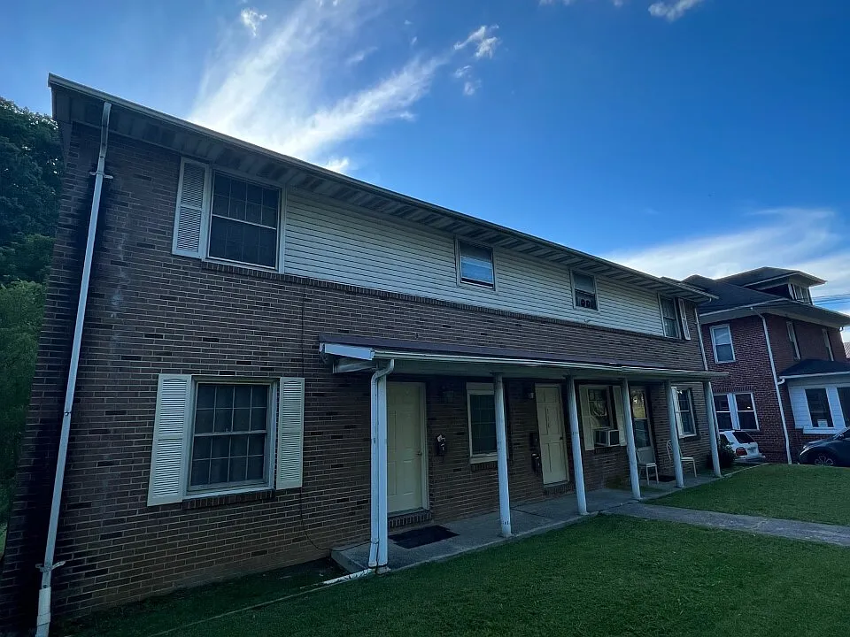 218 S College Ave