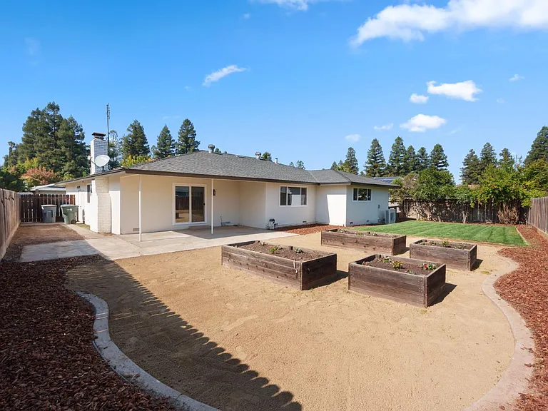 6804 N Backer Ave — Photo 7