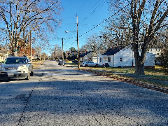 5th image of 305 W End Blvd