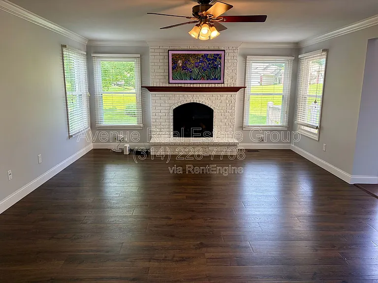 15812 Cedarmill Dr — Photo 2