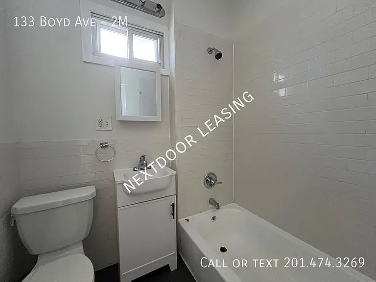 133 Boyd Ave #2M — Photo 2