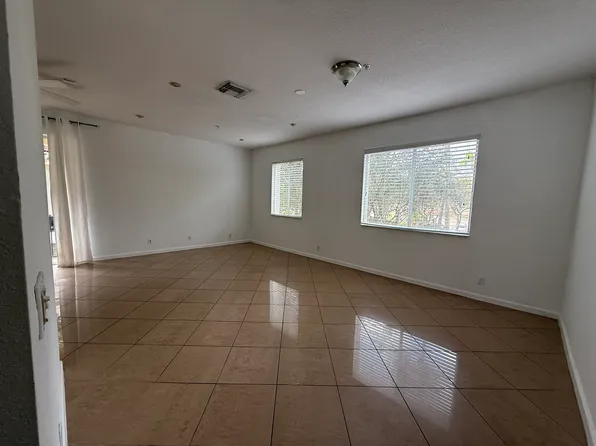 2858 S Oasis Dr, Boynton Beach, FL 33426