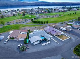 212 Pear Pl SW, Mattawa, WA 99349