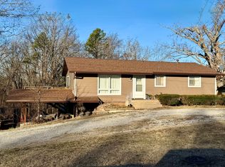 699 N Oak Hill Drive, Houston, MO 65483