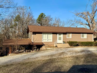 699 N Oak Hill Drive, Houston, MO, 65483