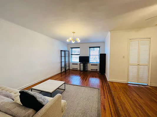 Rented by E Realty International Corp | media 11