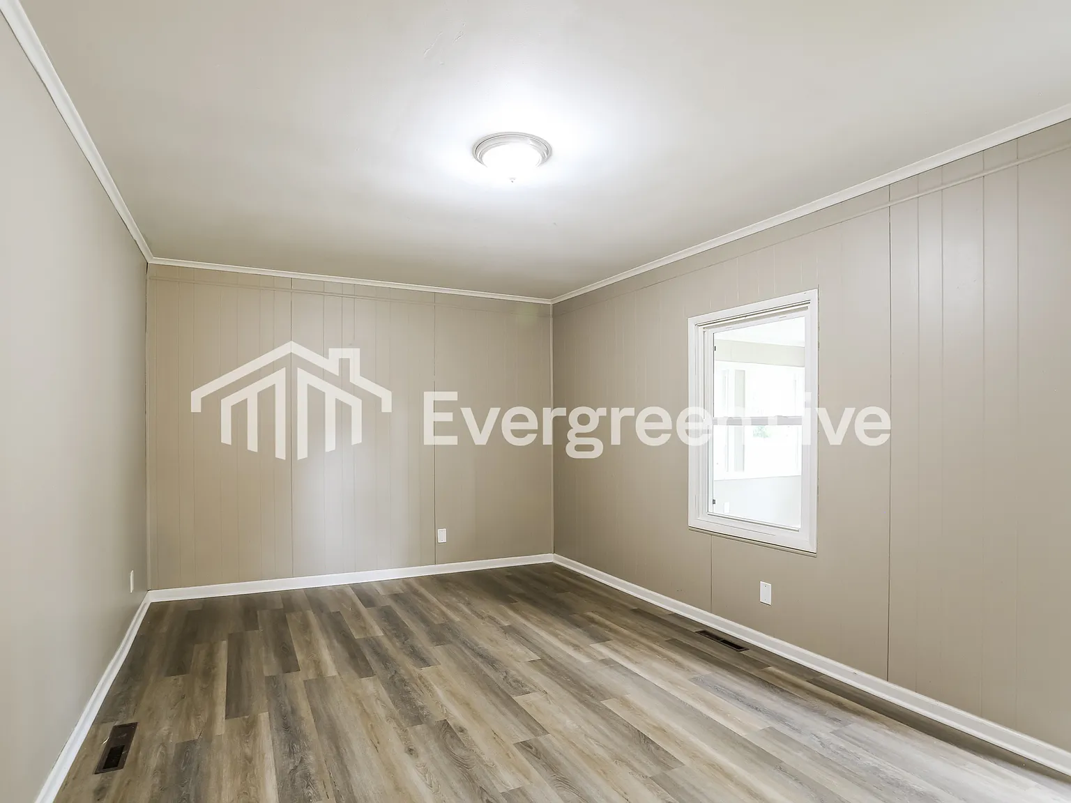 4 bed, 1.5 bath, 1884 sqft, $1,895 — Photo 2