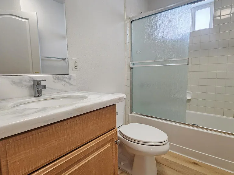1033 S St #3 — Photo 18