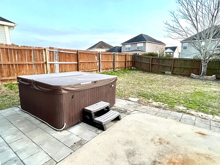 702 Wickham Dr — Photo 13