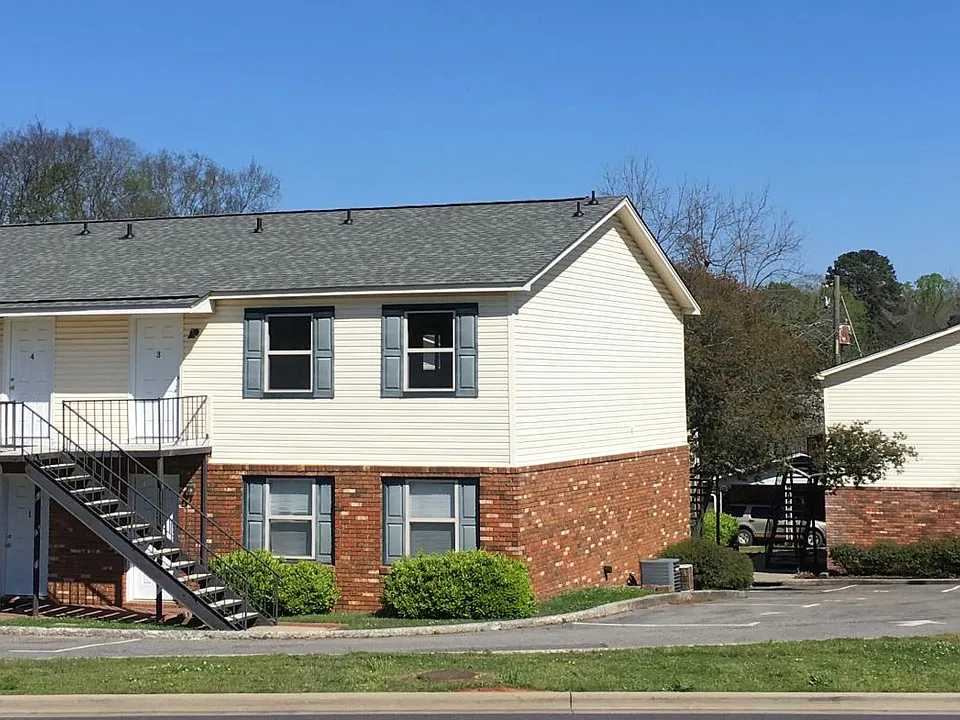 Cherokee Hills Apartments