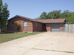 3215 SE Coachman Pl, Lawton, OK 73501