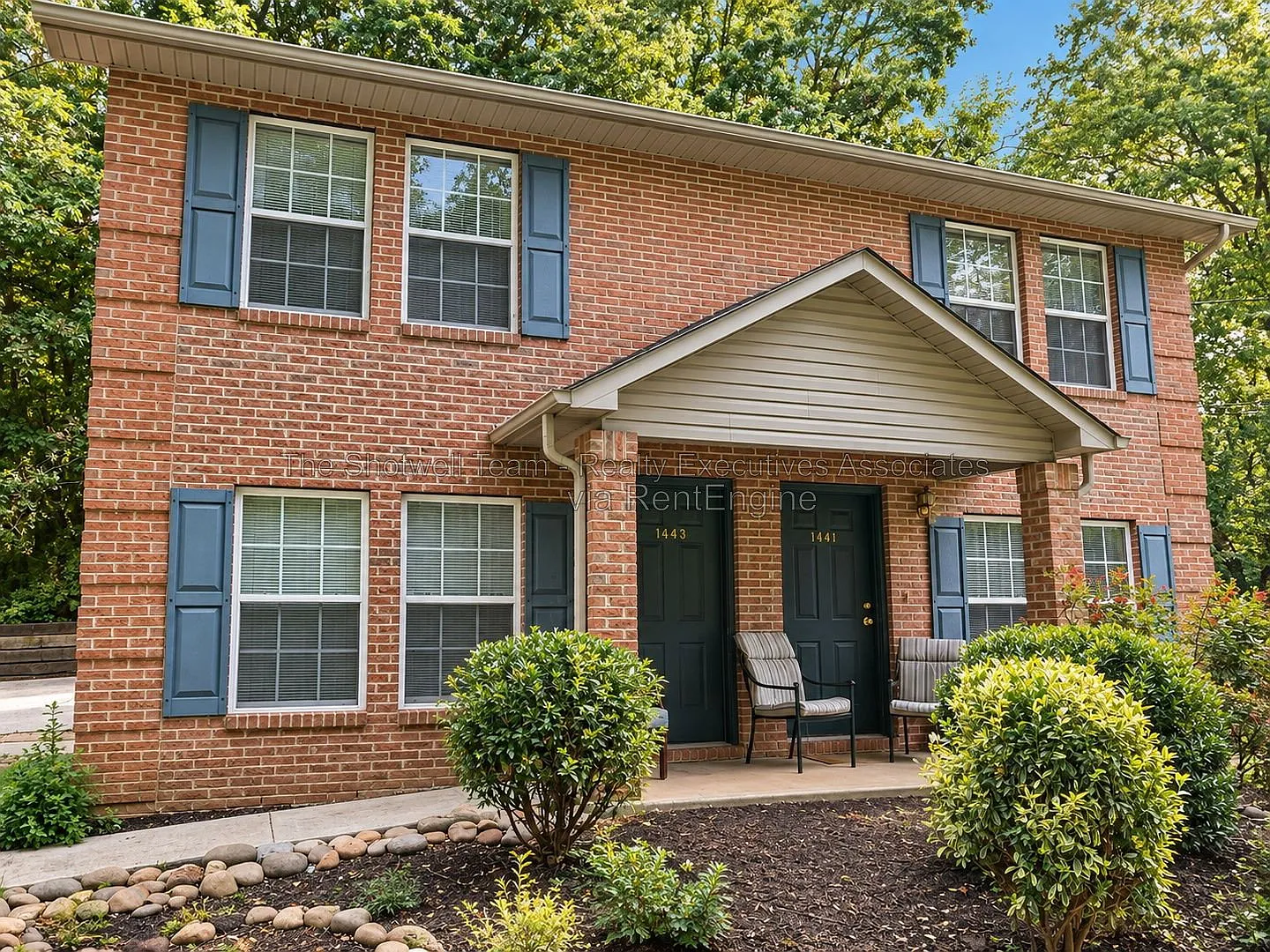 2 bed, 1.5 bath, $1,400 — Photo 1