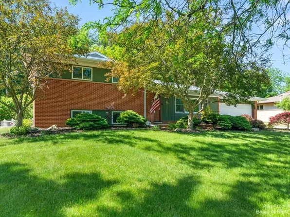 411 Pine Brae Dr, Ann Arbor, MI 48105