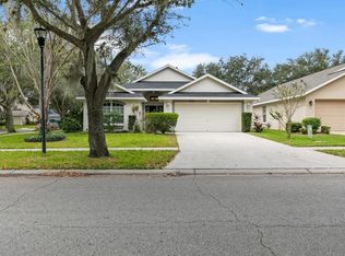 5725 Hawklake Rd, Lithia, FL 33547