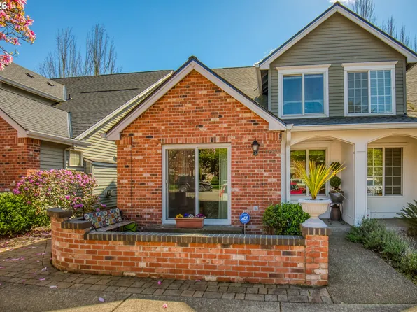 1620 NE Glisan St, Portland, OR 97232