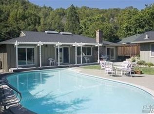 320 Oak Manor Dr, Fairfax, CA 94930