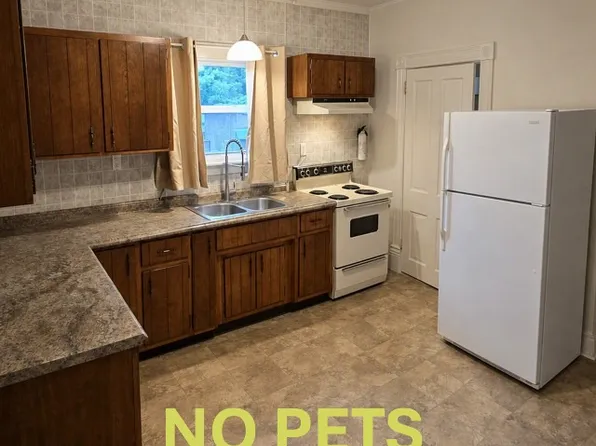 10-12 N Canal St Floor 10-2, Natrona Heights, PA 15065