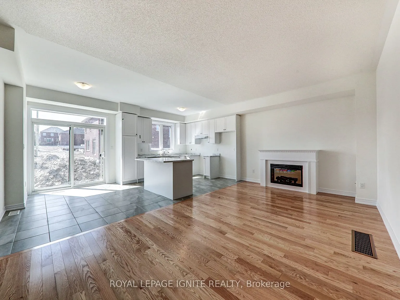 3 bed, $2,999 — Photo 2