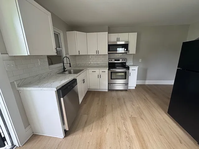 217-219 Clarendon Ave #217 — Photo 16