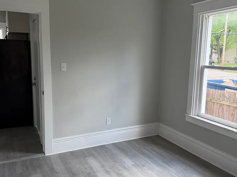 602 Woodlawn Ave #602 — Photo 8