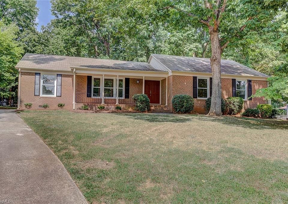 1st image of 302 Village Ln