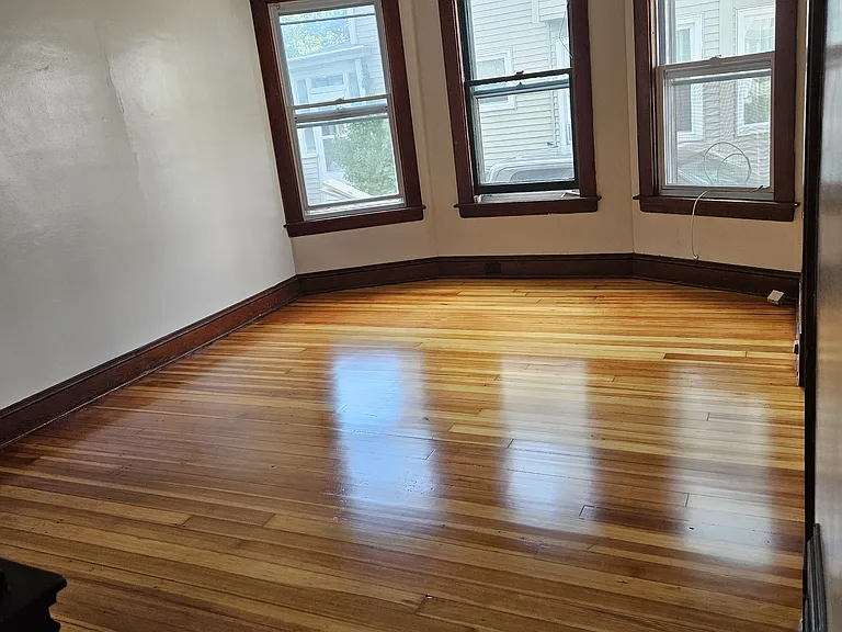 47 Hartford Ave — Photo 6