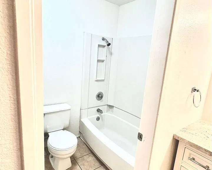4133 Brookfield Dr — Photo 7