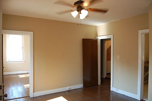 2nd image of 272A Coming St #1