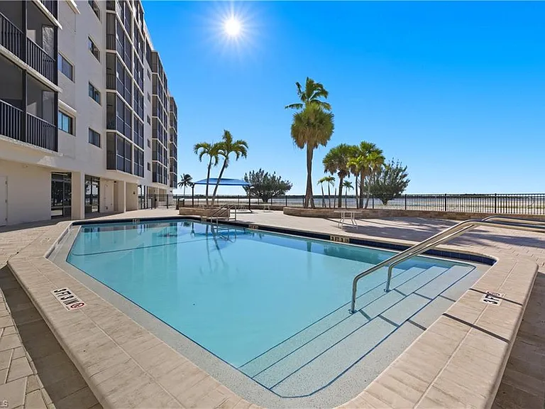 8350 Estero Blvd — Photo 20
