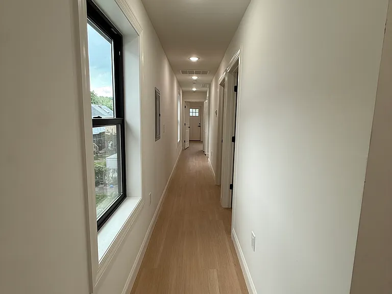 29 Robert St #1 — Photo 6