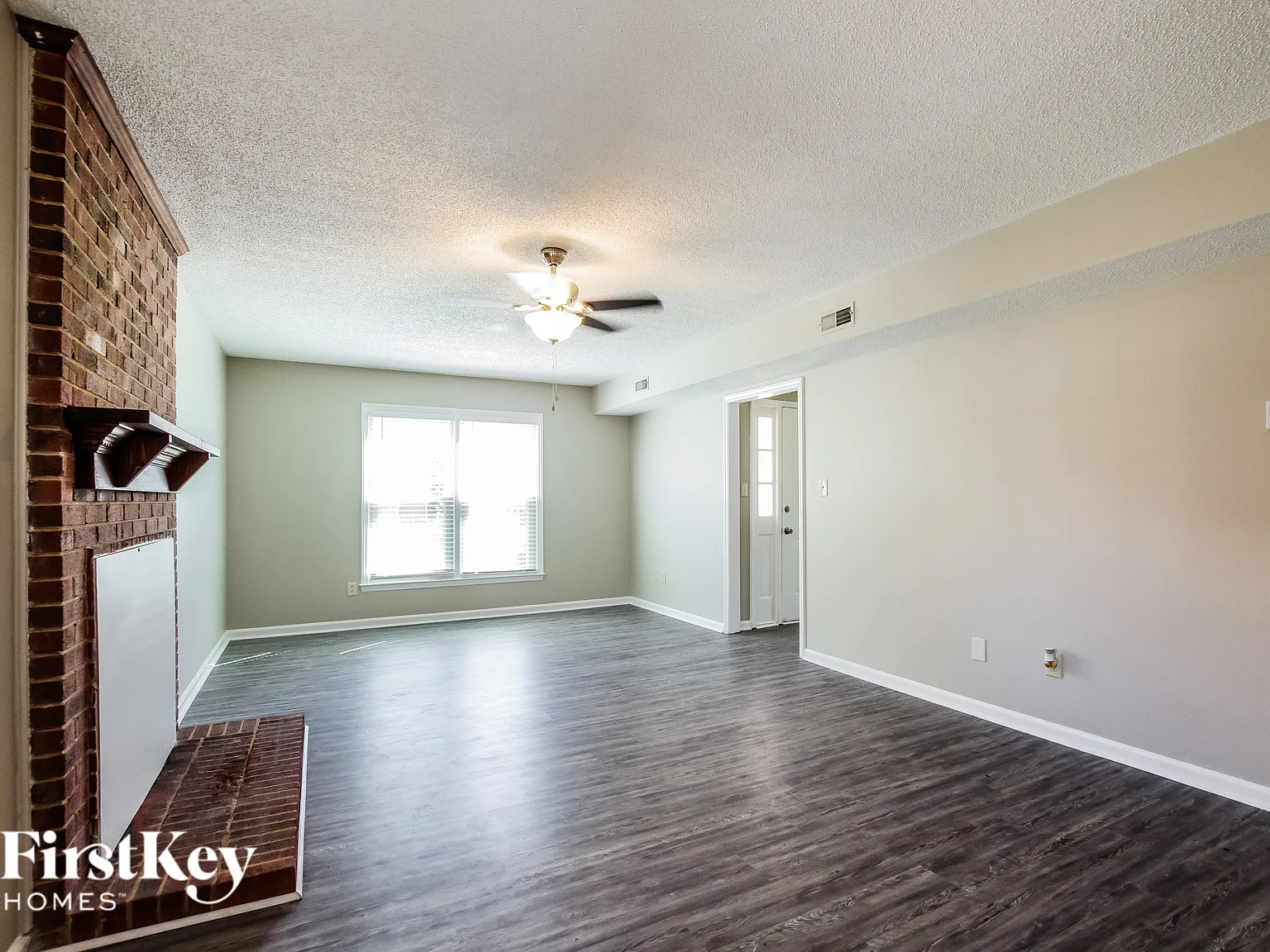 3 bed, 2.5 bath, 2012 sqft, $2,795 — Photo 3