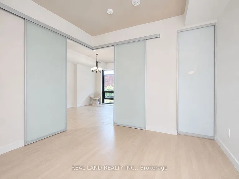 246 Logan Ave #303 — Photo 4