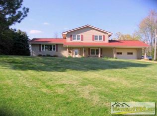 4374 180th St, Clinton, IA 52732