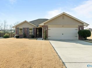142 Lazy Oak Dr, New Market, AL 35761