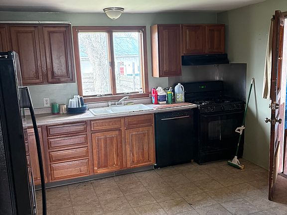 4th image of 3671 Human Rd