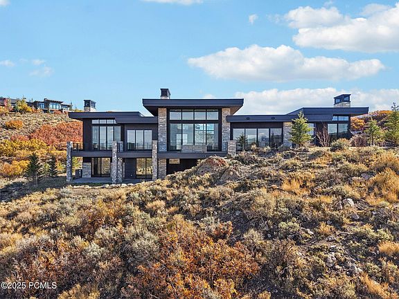 4th image of 2738 Longspur Ln