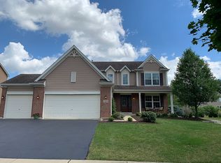 1325 Hall St, Sugar Grove, IL 60554