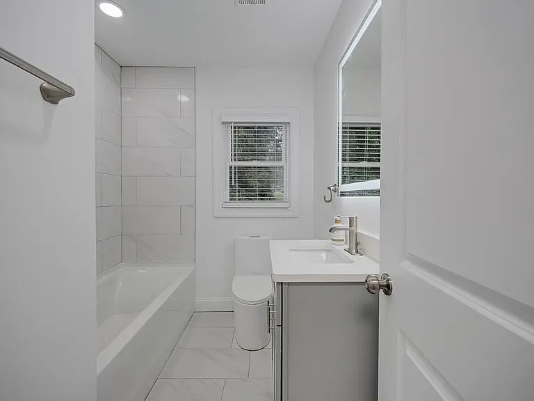 593 Lynnhaven Dr SW — Photo 34