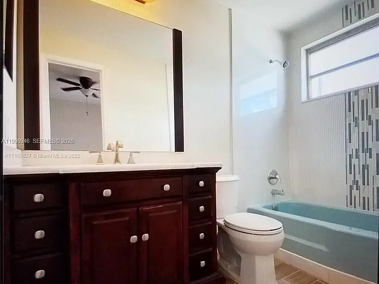 12500 NE 5th Ave #309 — Photo 4
