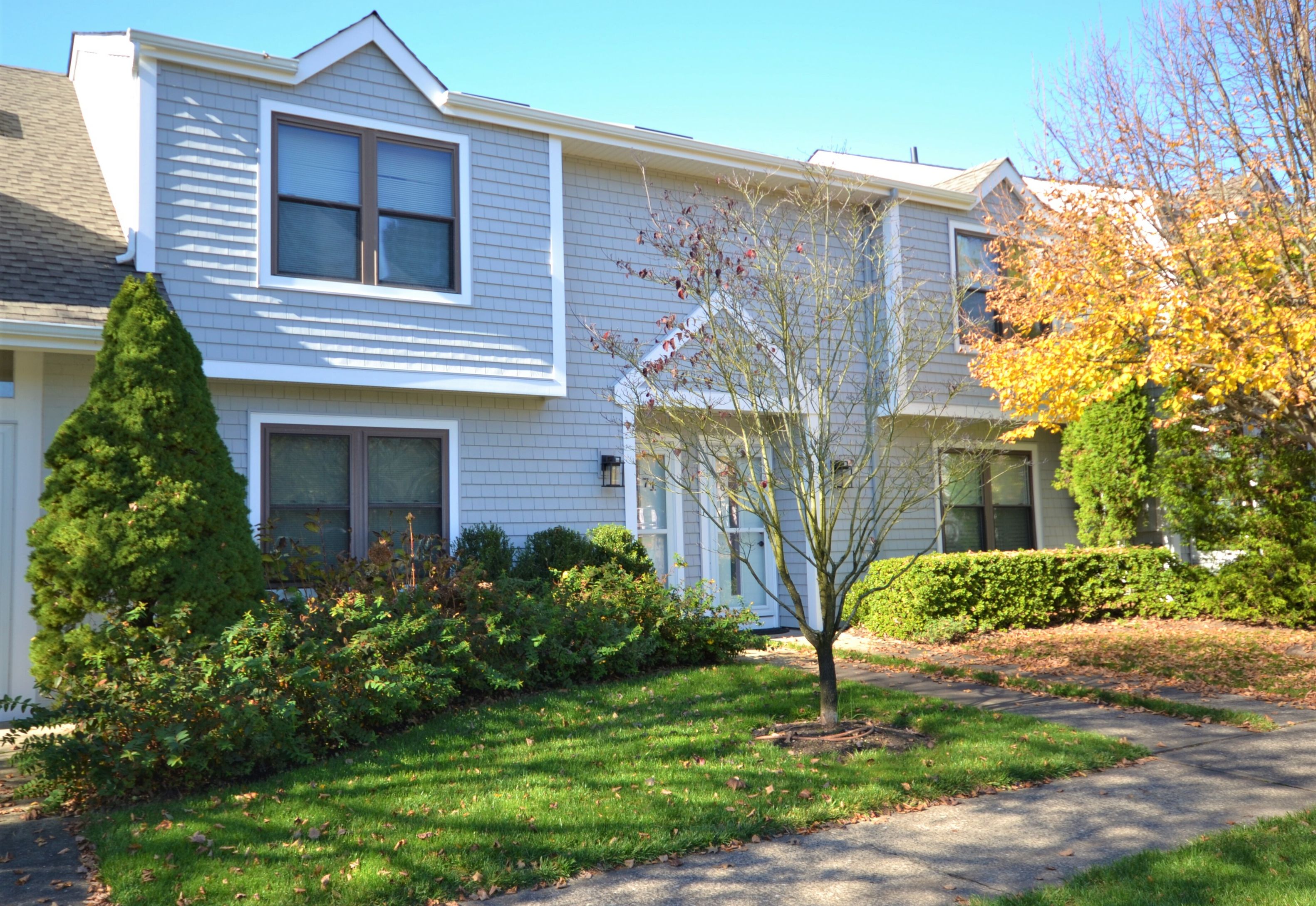 50 Hubbard Ln Unit 71, Southampton, NY 11968 Out East