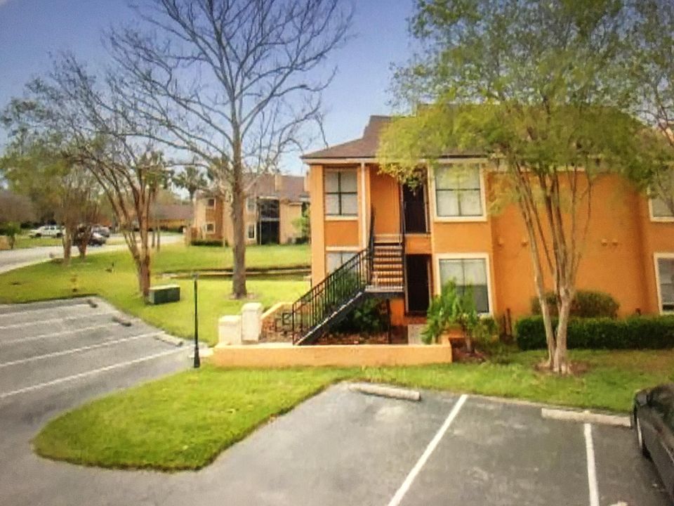 1st image of 859 Shoreline Cir