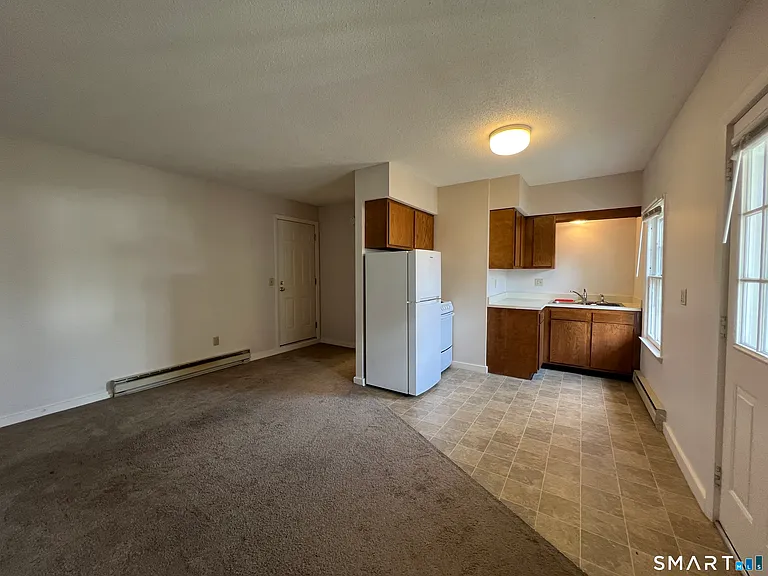 261 Broad St — Photo 2