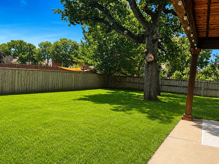 2600 Crepe Myrtle Dr — Photo 5